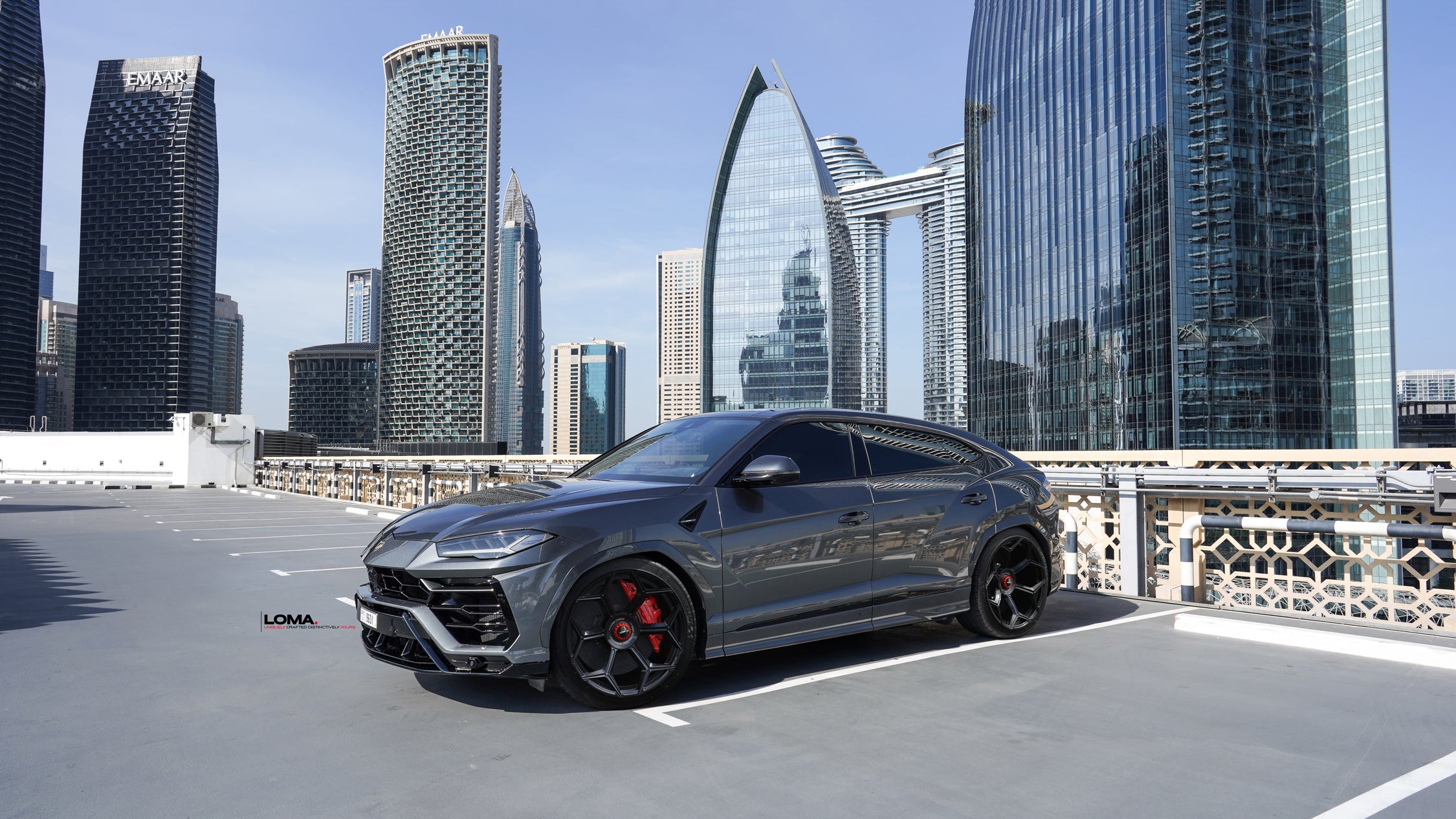 24" LAMBORGHINI URUS LF COMPETIZIONE CENTERLOCK WHEELS.