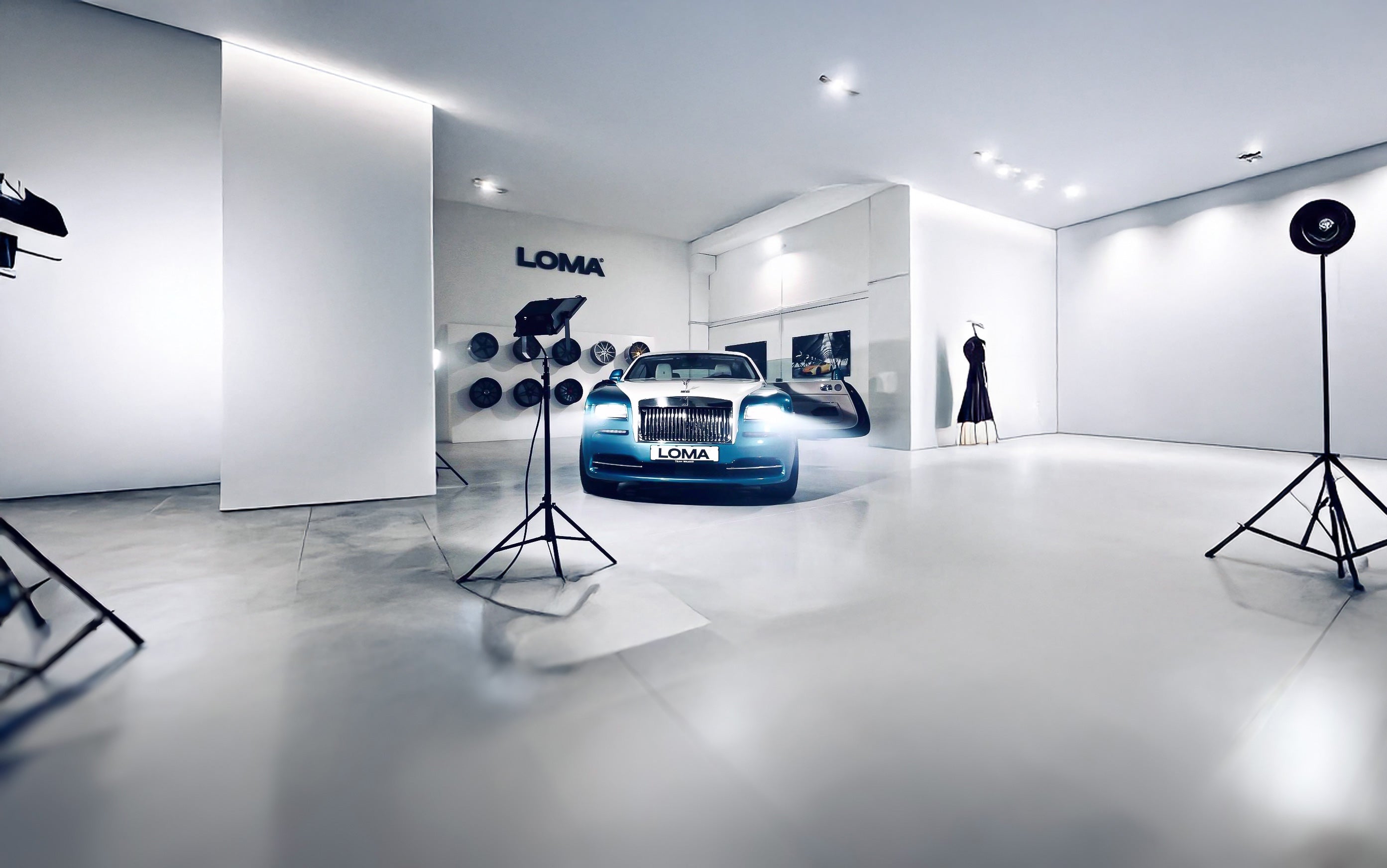 LOMA-Refined-Showroom-About-Us_3be8e6ca-564b-4434-8255-02974a759c68.