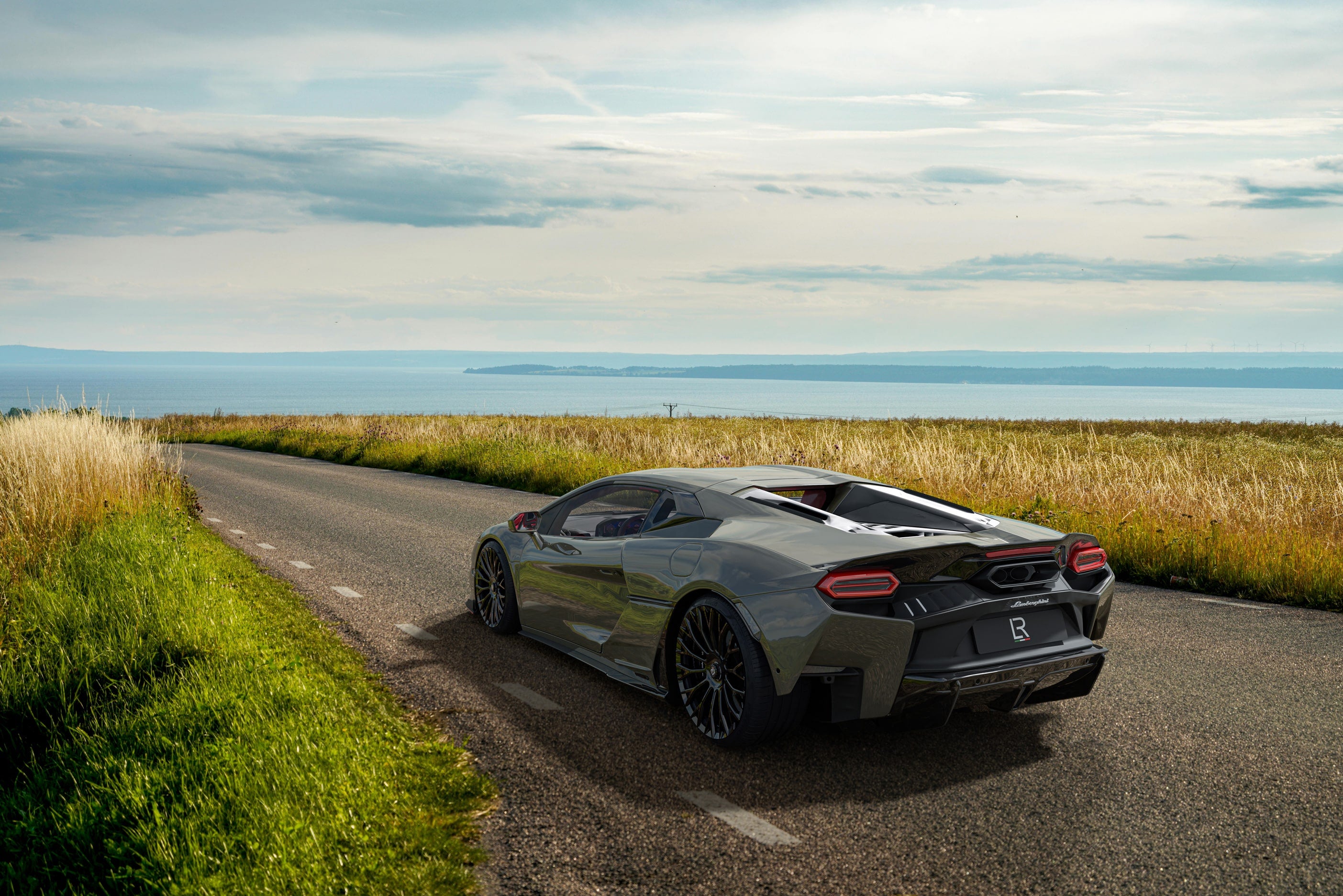 Lamborghini-Temerario-stanced-on-22-inch-custom-forged-centerlock-rims-with-seaview-in-the-usa-min.