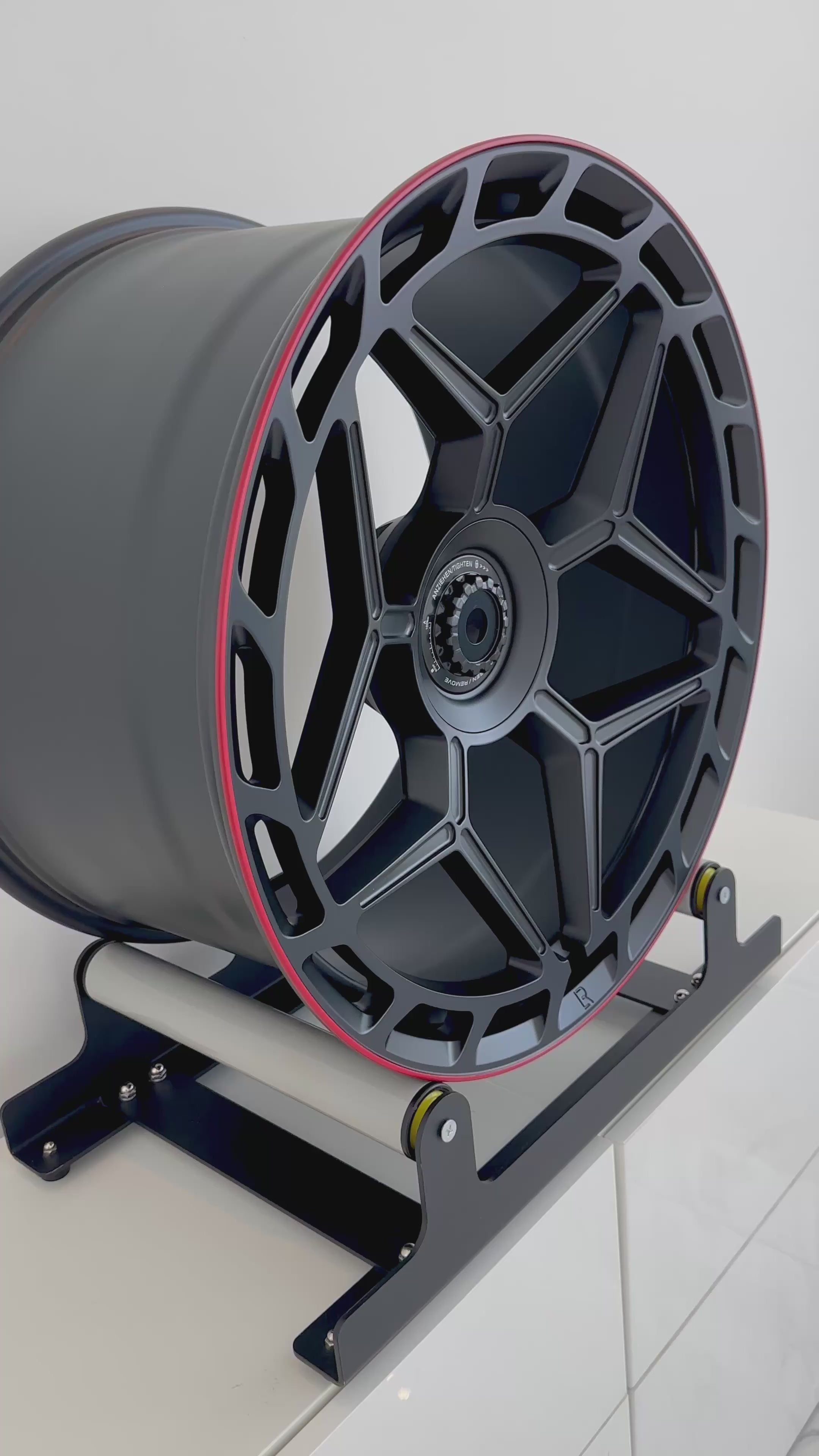 Load video: LOMA Refined LF-33R Forged Wheels for the Ferrari SF90.