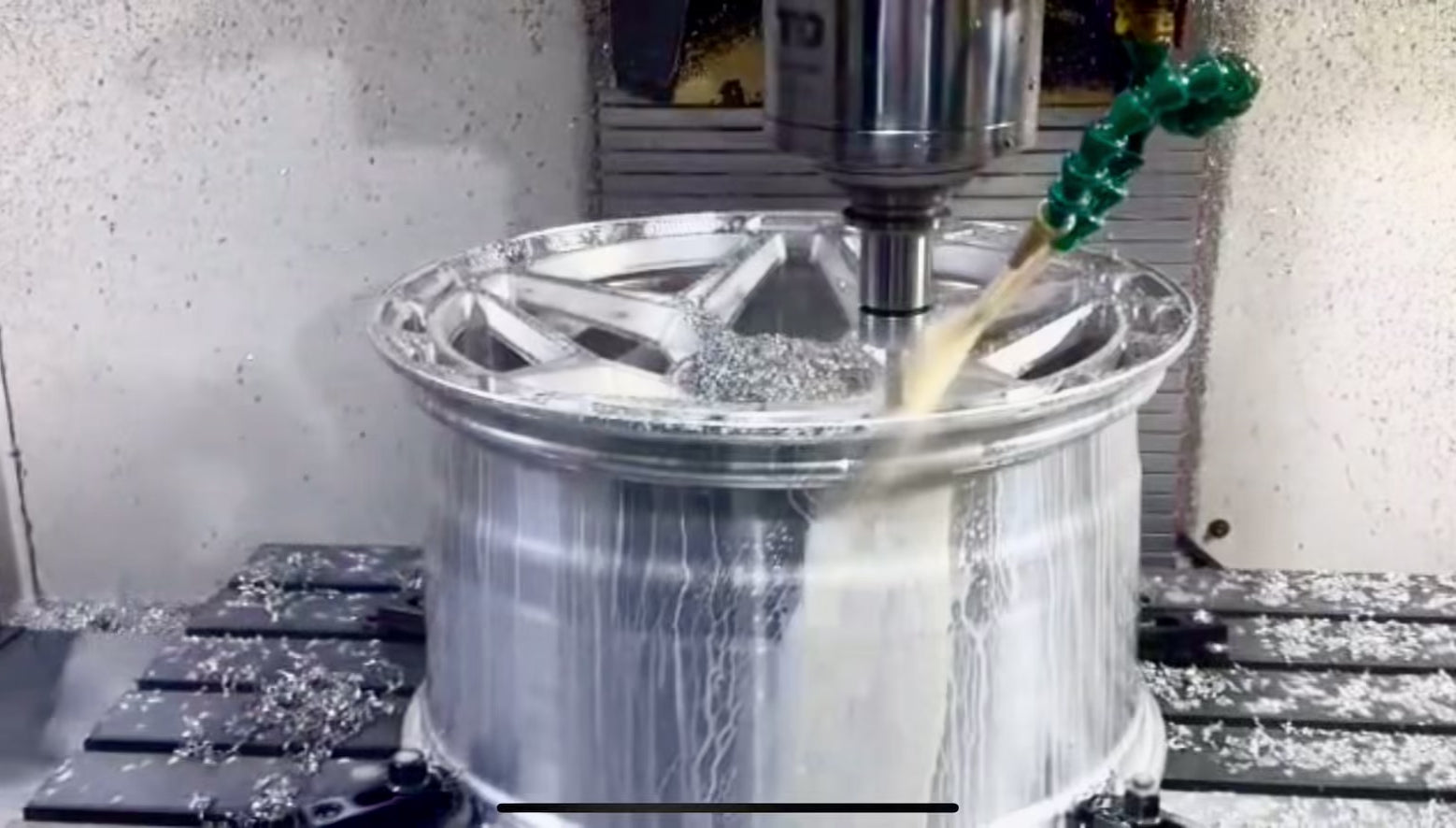 Load video: LOMA Refined Signature Forged Wheels for Ferrari.